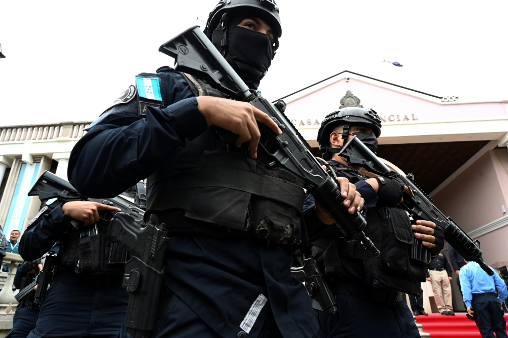 Honduran special forces at the launch of a plan to battle extortion and organized crime in the country, which has declared a state of emergency