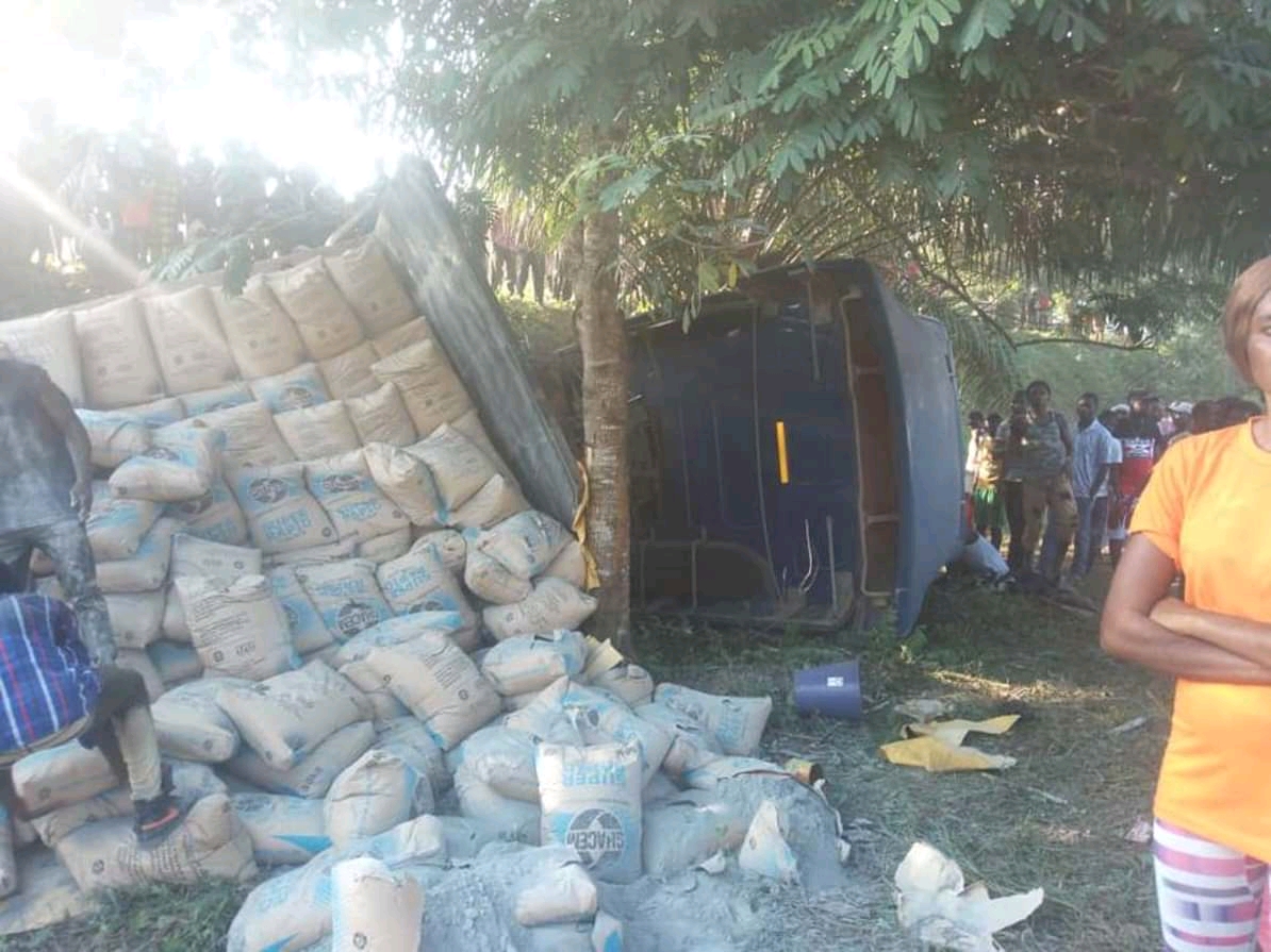 Articulator truck crashes 6 pupils to death in gory accident at Assin Atobiase