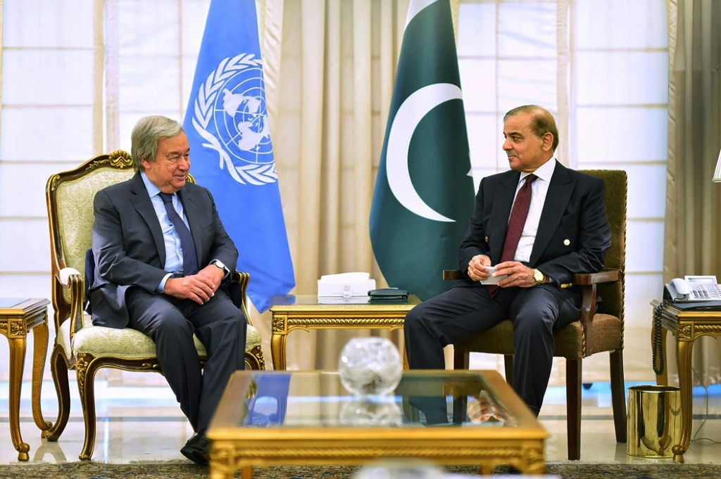 United Nations Secretary General Antonio Guterres (left) with Pakistan Prime Minister Shehbaz Sharif in a government handout photo