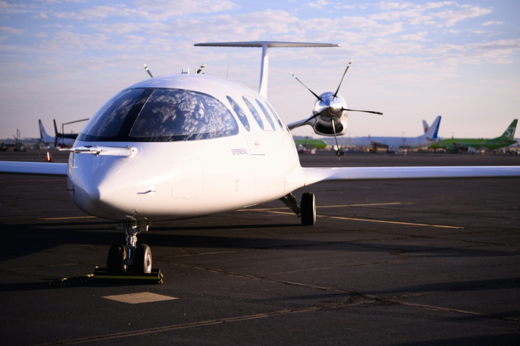 The all-electric aircraft 'Alice' taxis on the tarmac after its test flight on September 27, 2022 in Moses Lake, Washington