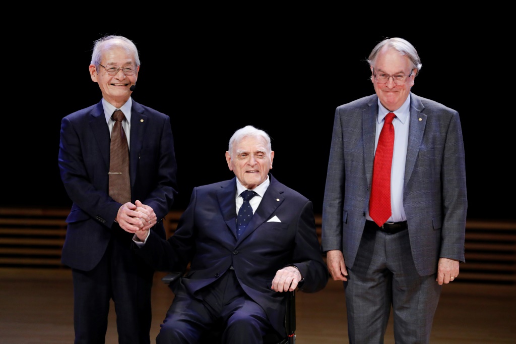 John Goodenough (C) shared the 2019 Nobel Prize in Chemistry for developing the lithium-ion battery with Akira Yoshino (L) and Stanley Whittingham