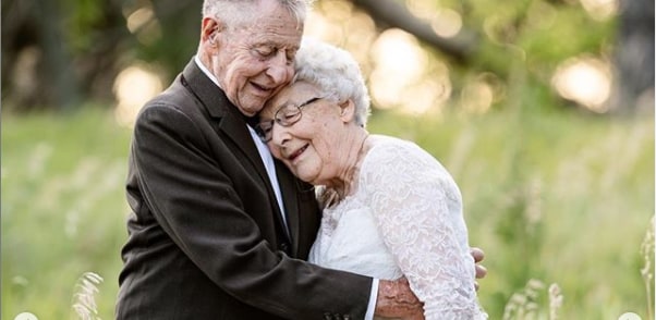 Heartwarming moment as older couple celebrate 60th anniversary in their original wedding outfits