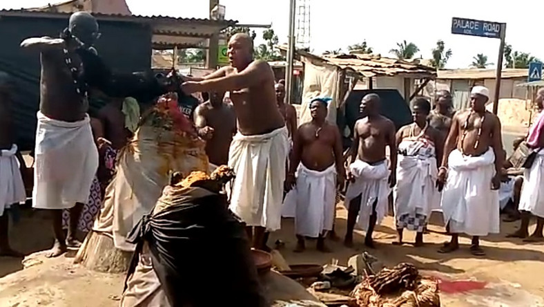 Coronavirus: Traditional priests in Aflao perform 'juju' against spread of disease