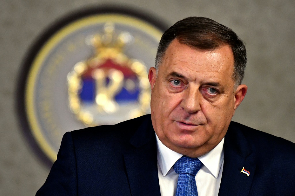 Milorad Dodik addresses reporters after the announcement of his election victory
