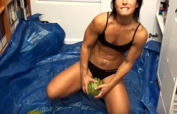 This woman can crush a watermelon with her thunder THIGHS, Take a look (video)