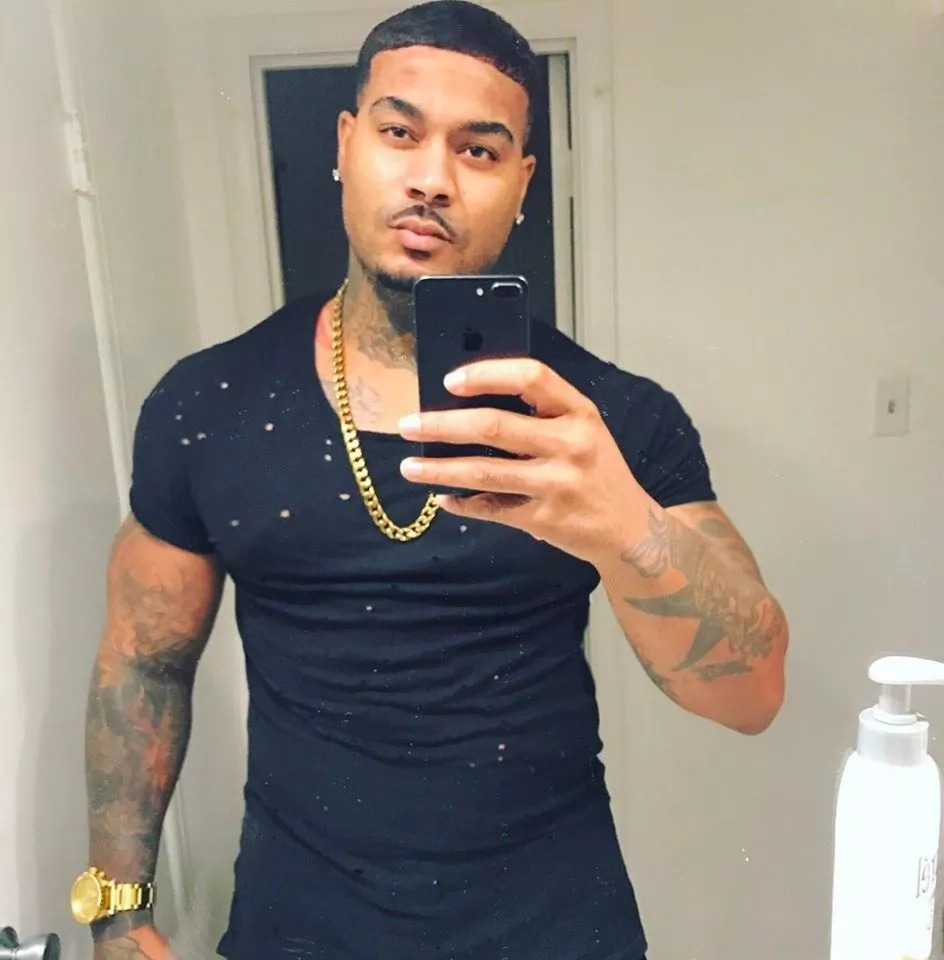 This HOT chef is making delicacies and taking the internet by storm (photos, video)