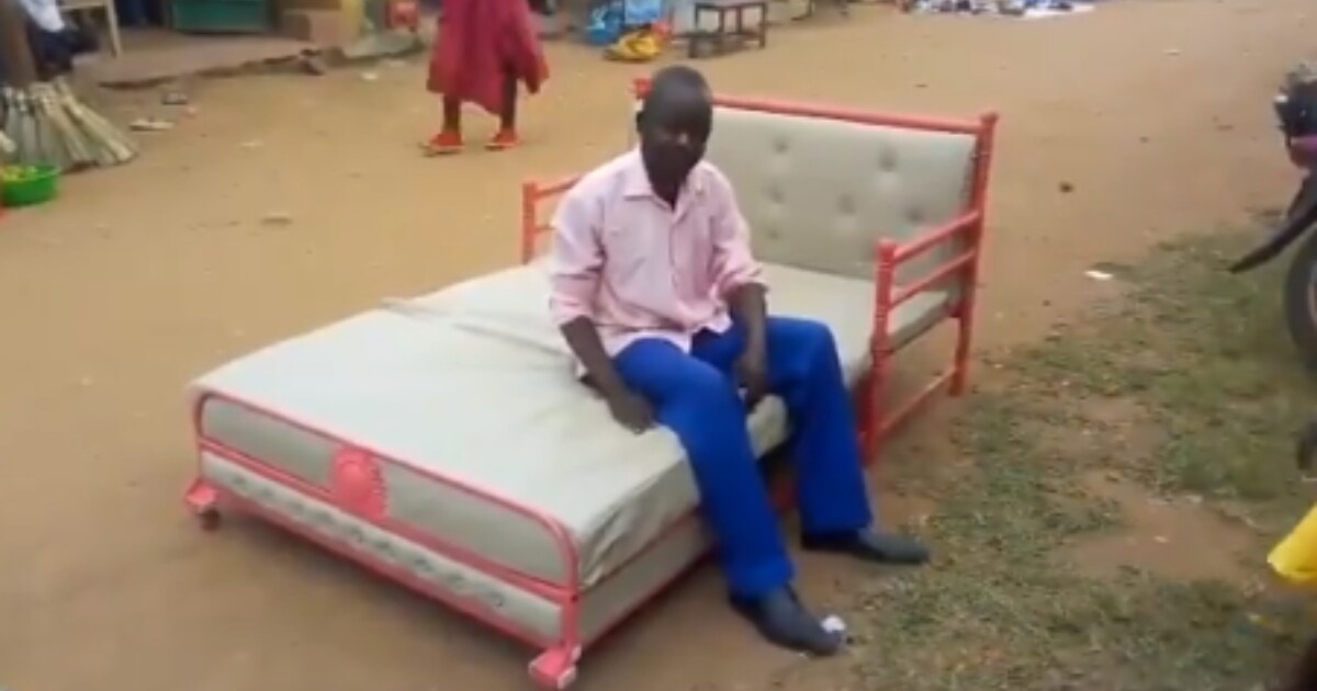 Perfect for bedsitter: Kenyans applaud innovative fundi who crafted convertible bed