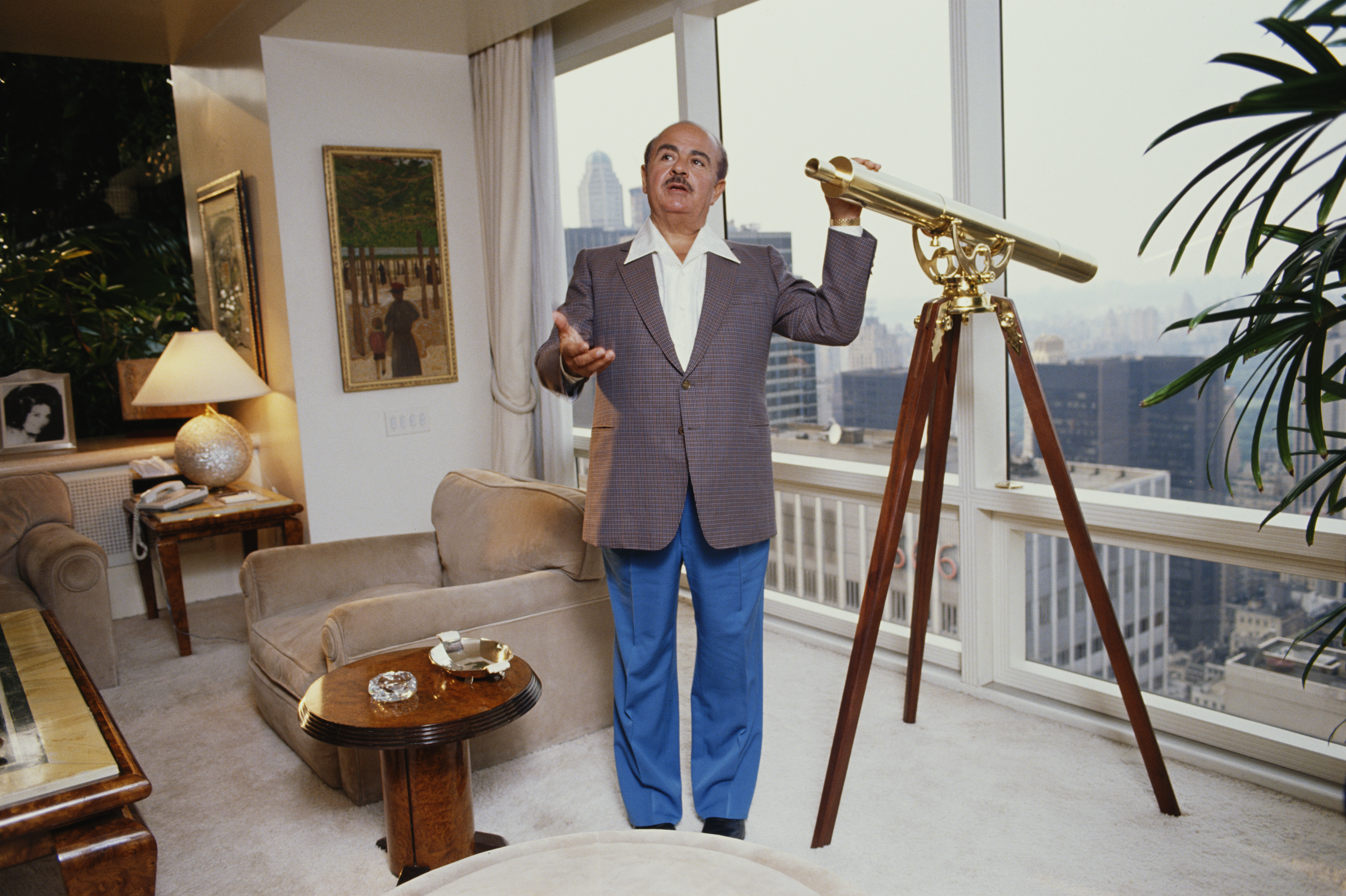 Saudi arms dealer Adnan Khashoggi in his Fifth Avenue apartment in New York City, USA