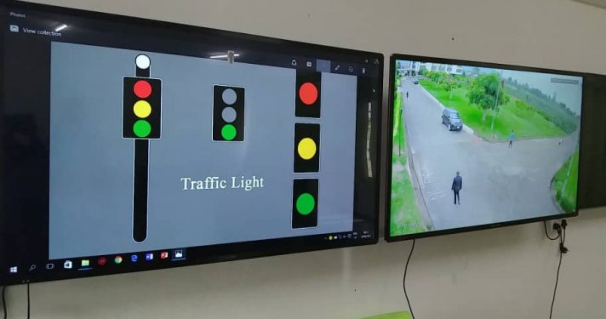 Students from Koforidua Technical University install traffic lights with inbuilt CCTV camera