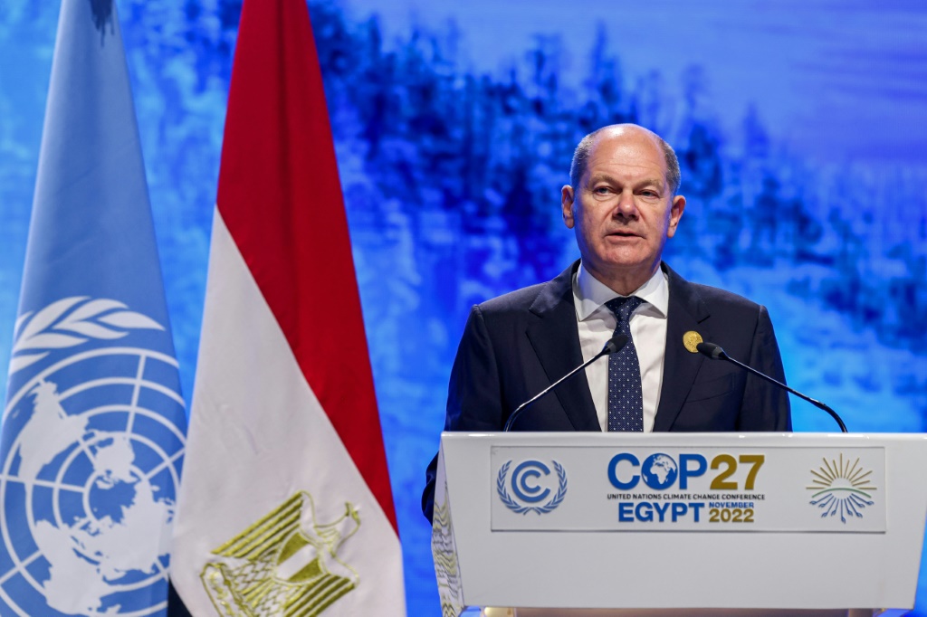 German Chancellor Olaf Scholz delivers a speech at the leaders summit of the COP27 climate conference on November 7, 2022