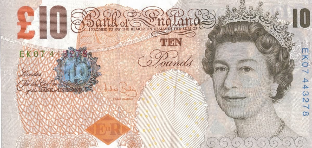 Bank of England says banknotes featuring late British Queen's image remain legal tender