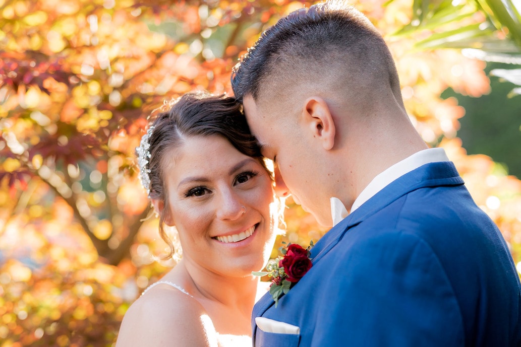 Cancer survivor marries man who stuck by her during treatment