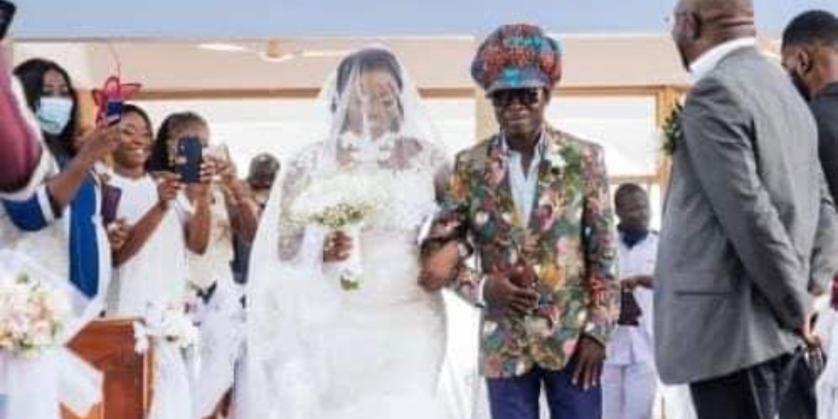 Kojo Antwi fulfills fan's dream, walks bride down the aisle with father's permission