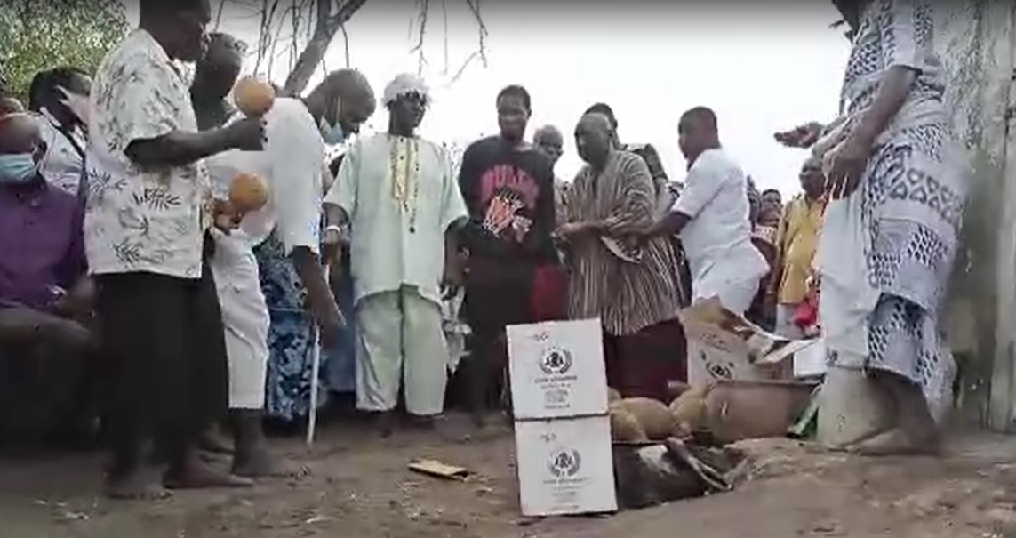 Gomoa chiefs sacrifice cow, sheep, fowls and schnapps to angry gods over drowning of 12 teenagers