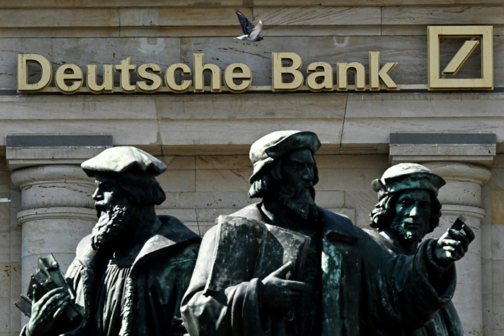 Deutsche Bank's net profit fell 16 percent to 4.2 billion euros last year