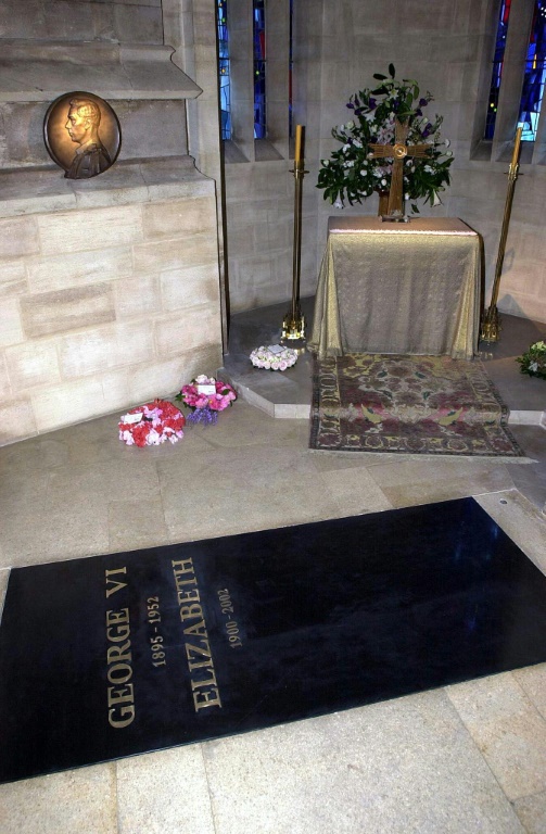The queen's mother, father and the ashes of her younger sister are interred at the chapel