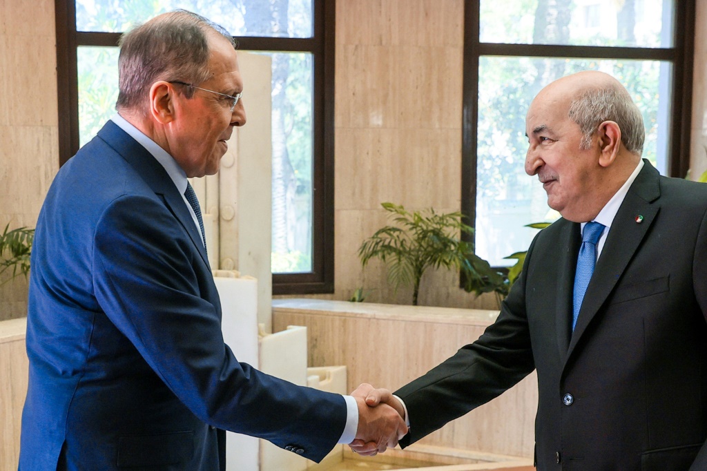 Russian Foreign Minister Sergei Lavrov (L) met Algeria's President Abdelmadjid Tebboune in Algiers on May 10, 2022