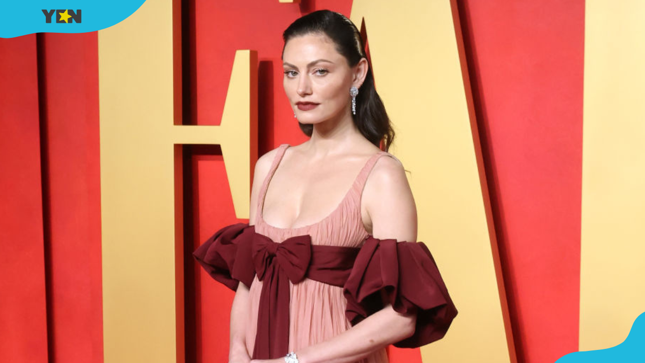 Phoebe Jane Tonkin attends the 2024 Vanity Fair Oscar Party at Wallis Annenberg Center for the Performing Arts in Beverly Hills, California.