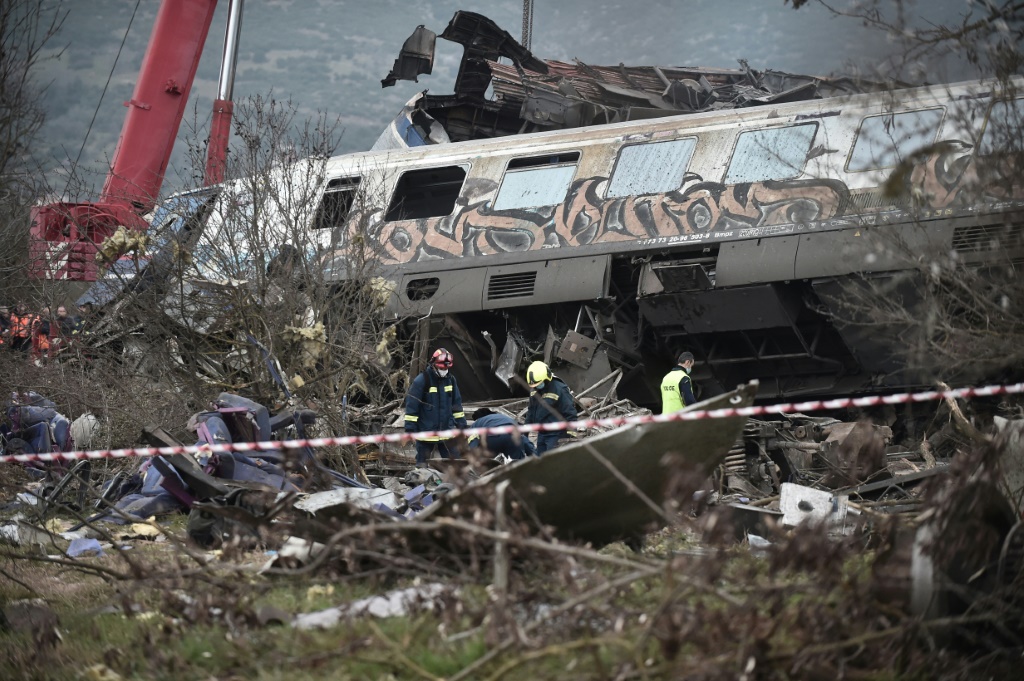 More than 30 people have died after a train collision near the Greek city of Larissa, authorities said