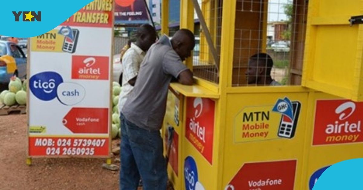Kaneshie mobile money vendor in tears after he was tricked into accepting papers as Cash
