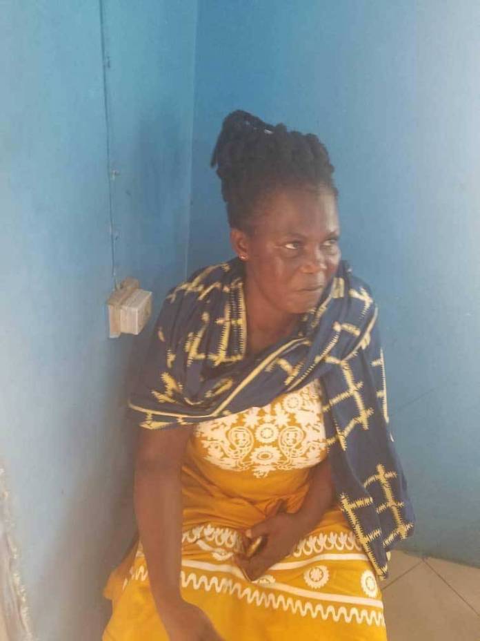 Woman who poured hot palm nut soup on police officer arrested (photo)