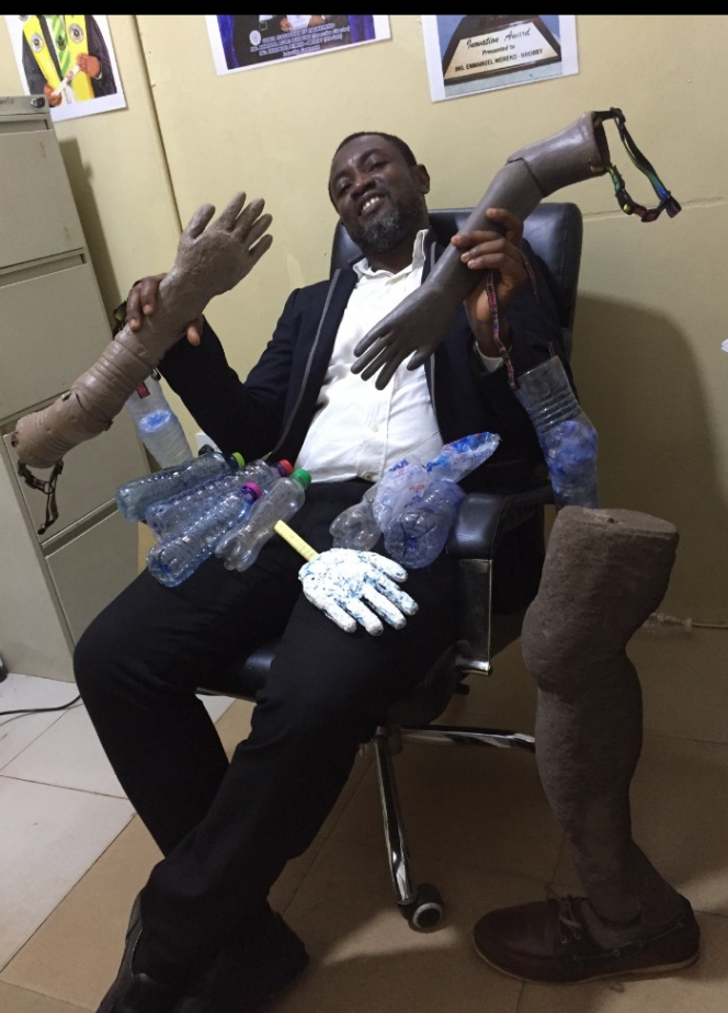 Ghanaian engineer Emmanuel Wireko-Brobby builds prosthetic arms with plastic.