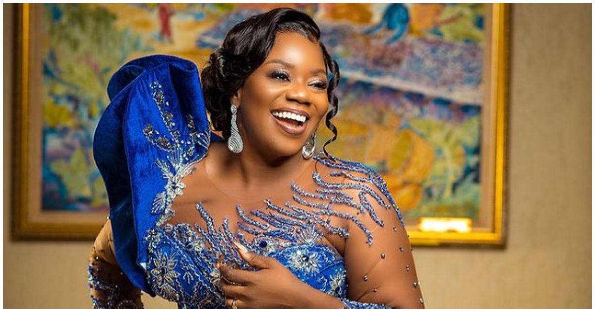 Piesie Esther: Way3 Me Yie singer launches 20th anniversary with elegant gowns, Ghanaians admire & congratulate her