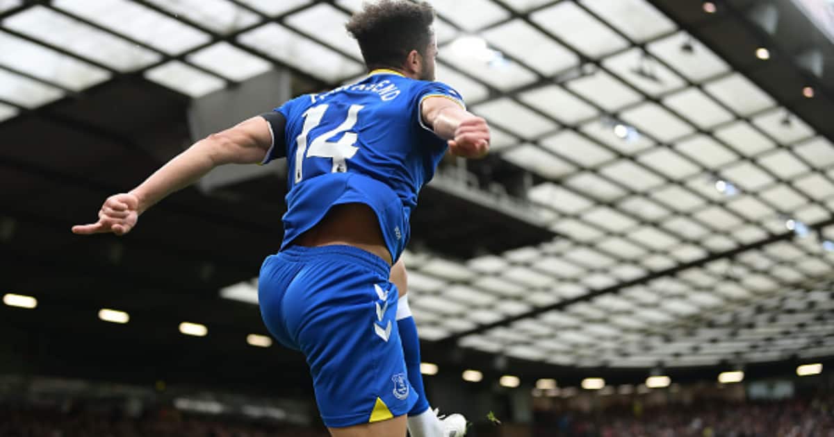 Andros Townsend of Everton celebrates his goal during the Premier League match between Manchester United and Everton at Old Trafford on October 02, 2021 in Manchester, England. (Photo by Tony McArdle/Everton FC via Getty Images)