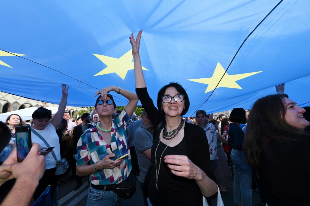 Tens of thousands of Georgians took to the streets in support of the country's EU candidacy