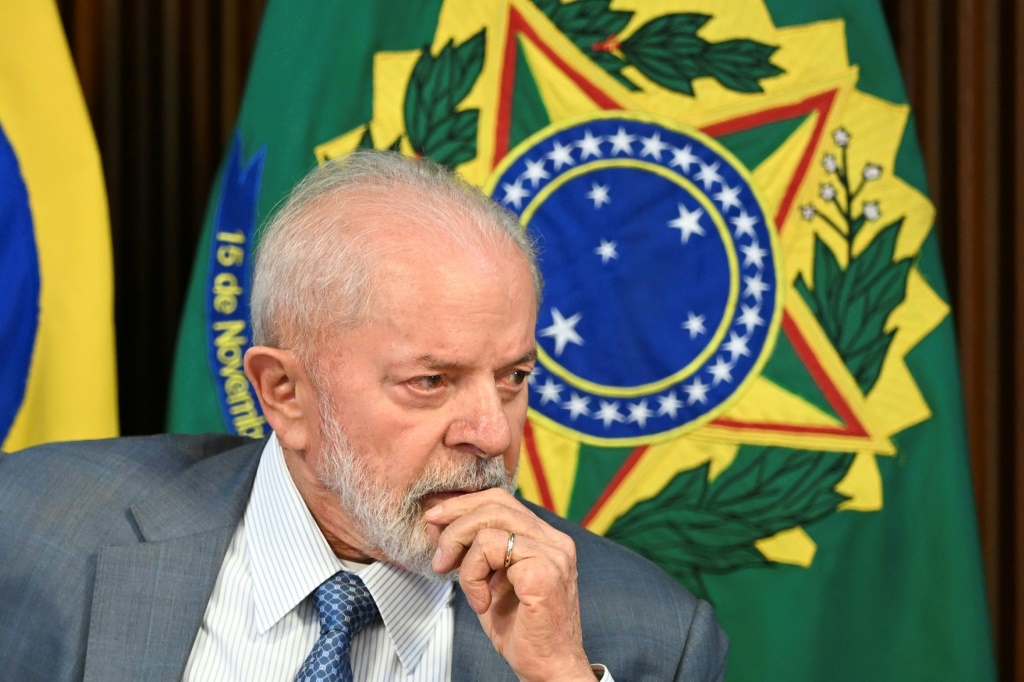 President Luiz Inacio Lula da Silva has vowed to deliver "solid" growth