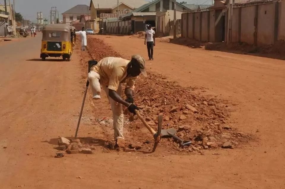 One-legged man warms hearts on social media with his determination