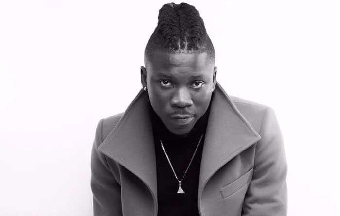 Stonebwoy shows new look in photo; puts silver on his teeth
