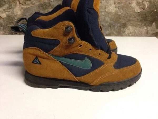 The popular shoes all 90s kids wore to school