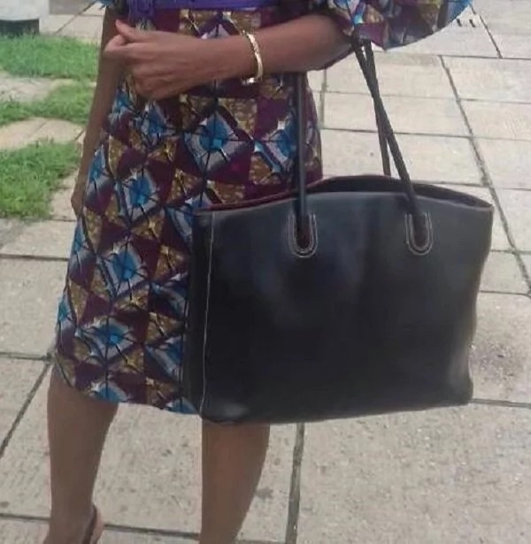 Here is a photo of the NSMQ quiz mistress' stolen bag