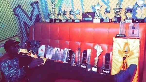Shatta Wale shows off his impressive award collections and everyone is surprised