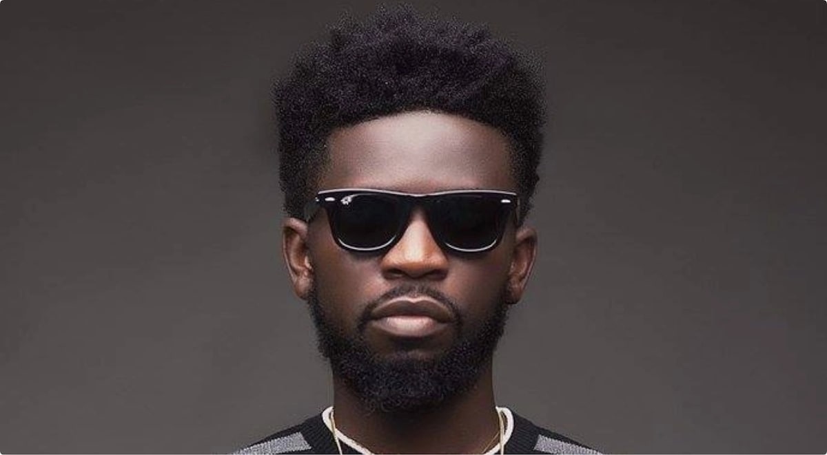 Bisa Kdei in the speakers - France World Cup player drives around with Ghanaian hit song