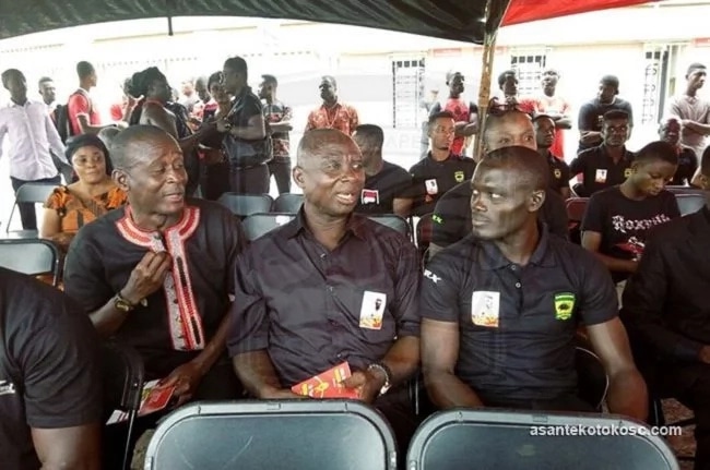 Here are all the heartbreaking photos from the funeral of late Kotoko equipment officer