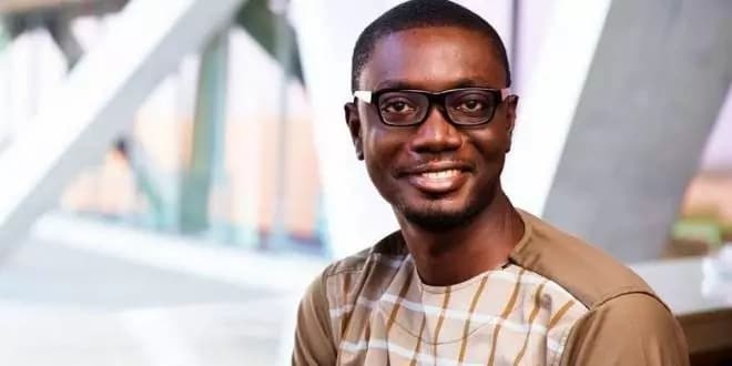 A Plus sparks war with Ameyaw Debrah for saying his shoes look like ceiling fan