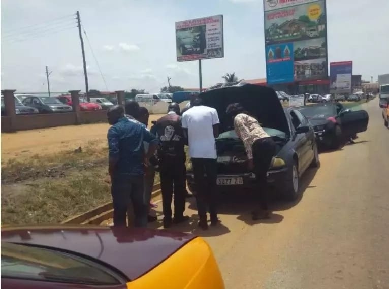 GRA storms streets of Accra to confiscate vehicles