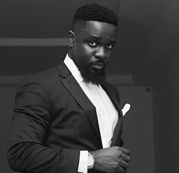 Sarkodie doesn't come to bed early - Tracy Sarkcess cries