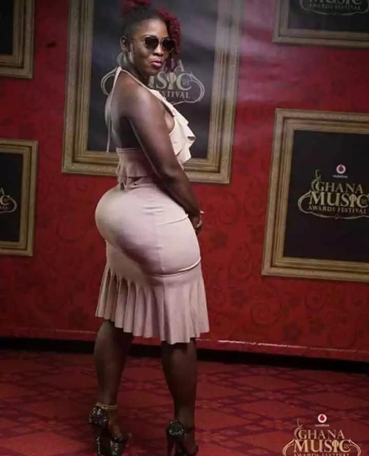 Fans mock Ebony’s replacement as she steps on the red carpet