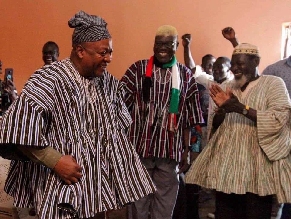 Five times Mahama looked elegant in a smock and Afircan prints