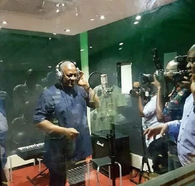 PHOTO: Is ex-president John Mahama recording his first song as you read this?