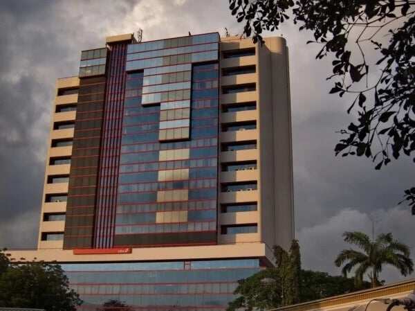 What is the tallest building in Ghana?