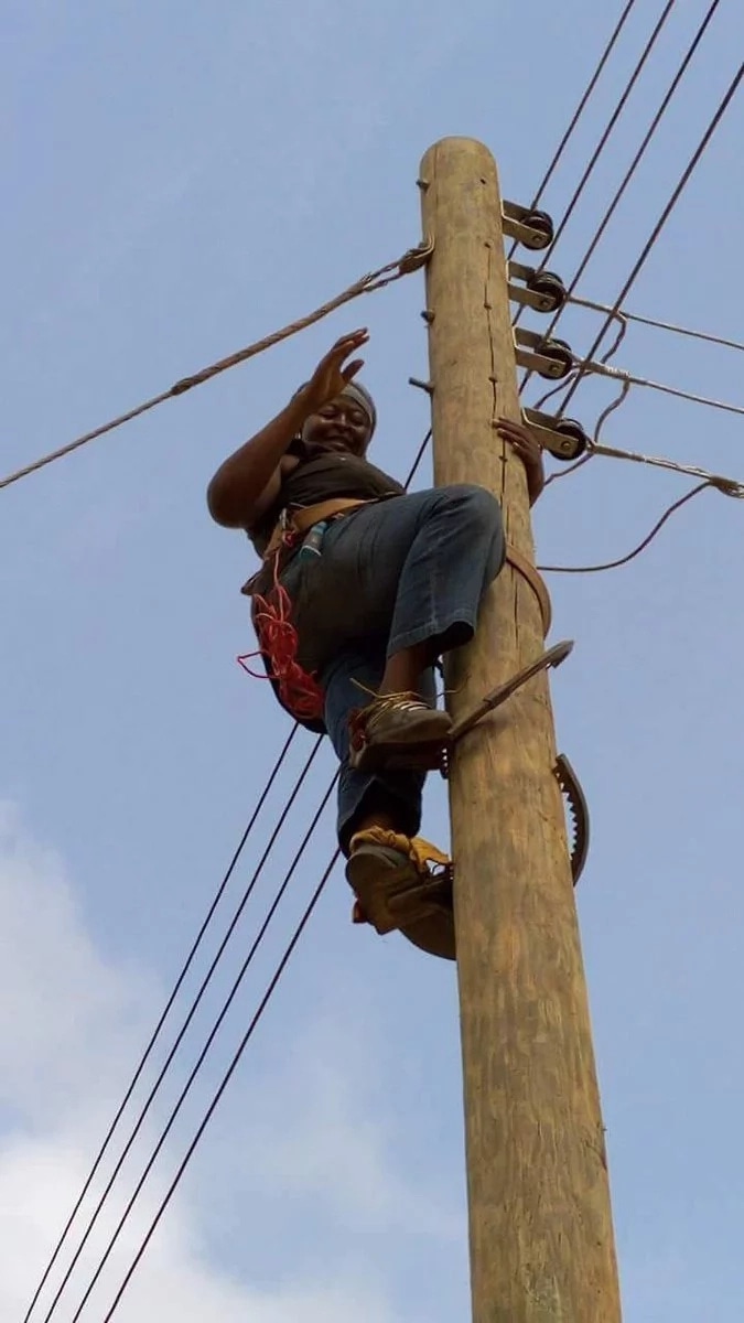 The story of this Ghanaian female electrician is inspiring everyone