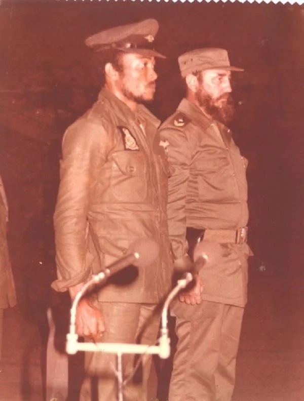 These rare photos of Rawlings and Fidel Castro will make your Monday memorable