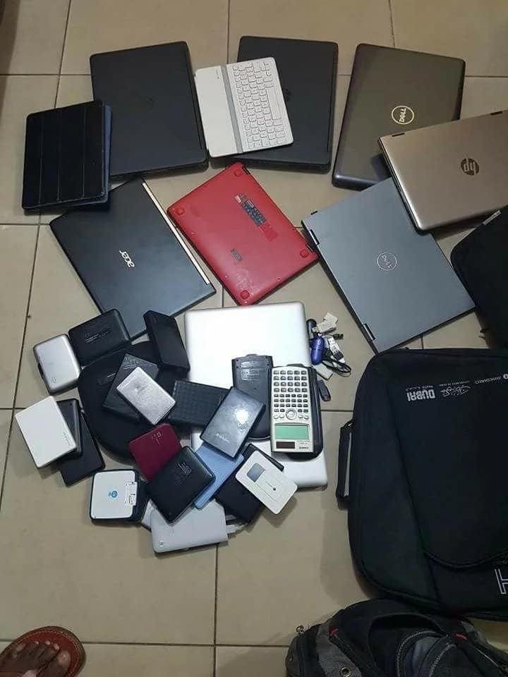 41-year old laptop thief caught by Airport Police; displays his stolen goods after raid