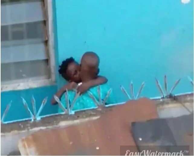 Children caught kissing in school (photo, video)