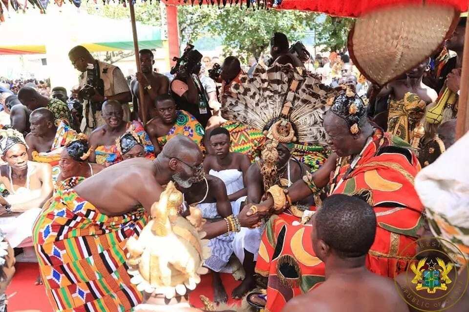 Gabby Otchere-Darko pays homage to Otumfuo Osei Tutu at Okyehene's durbar (Photo)