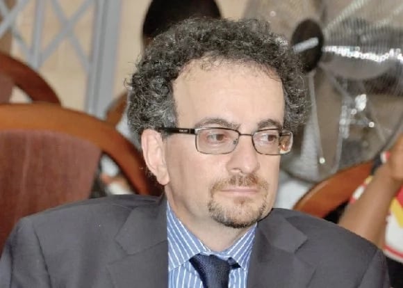 Jon Benjamin takes a final swipe at Jon Dumelo, calls his comments "sexist"
